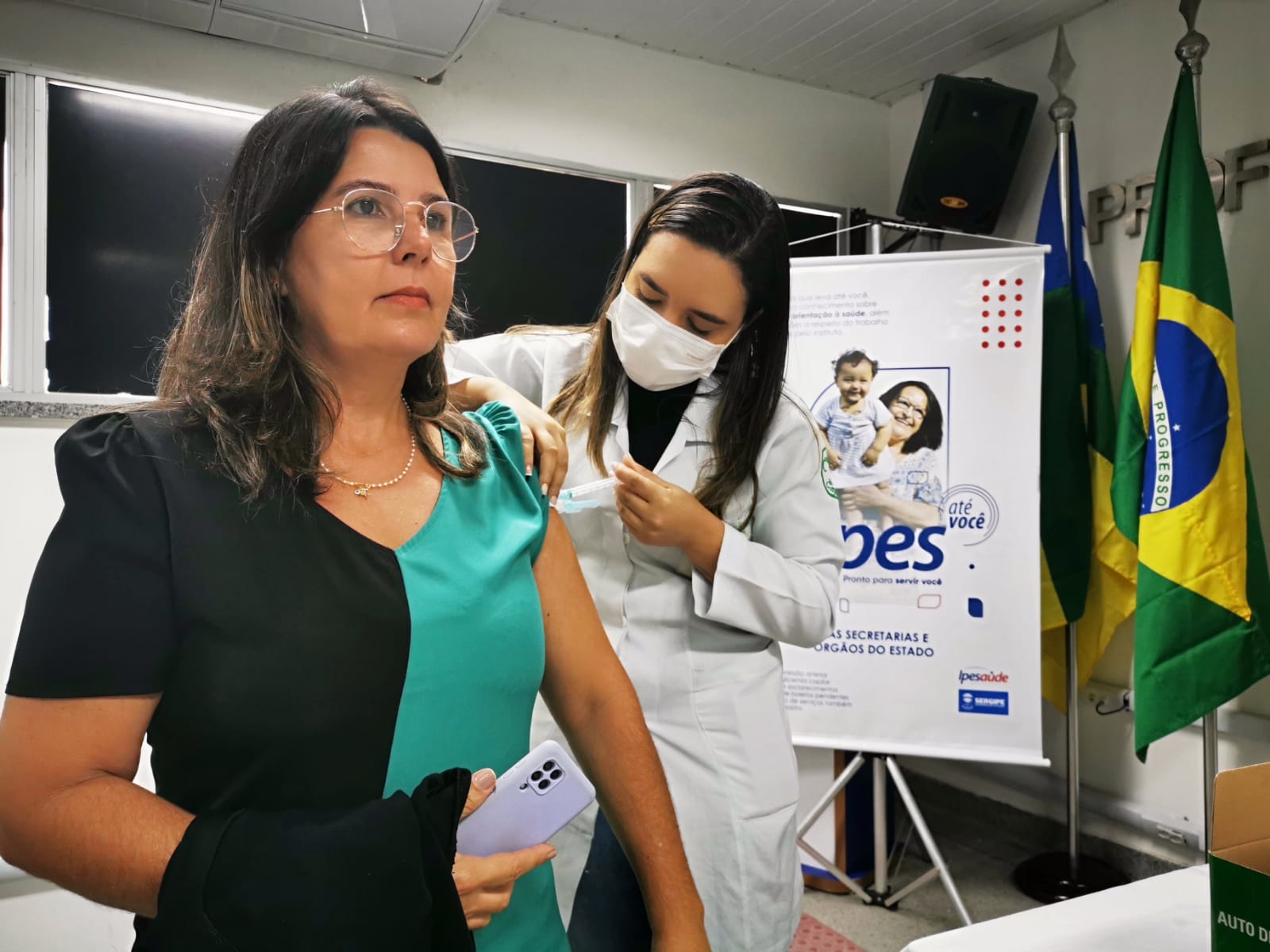 servidora regulariza vacinação foto michelle becker ascom seduc