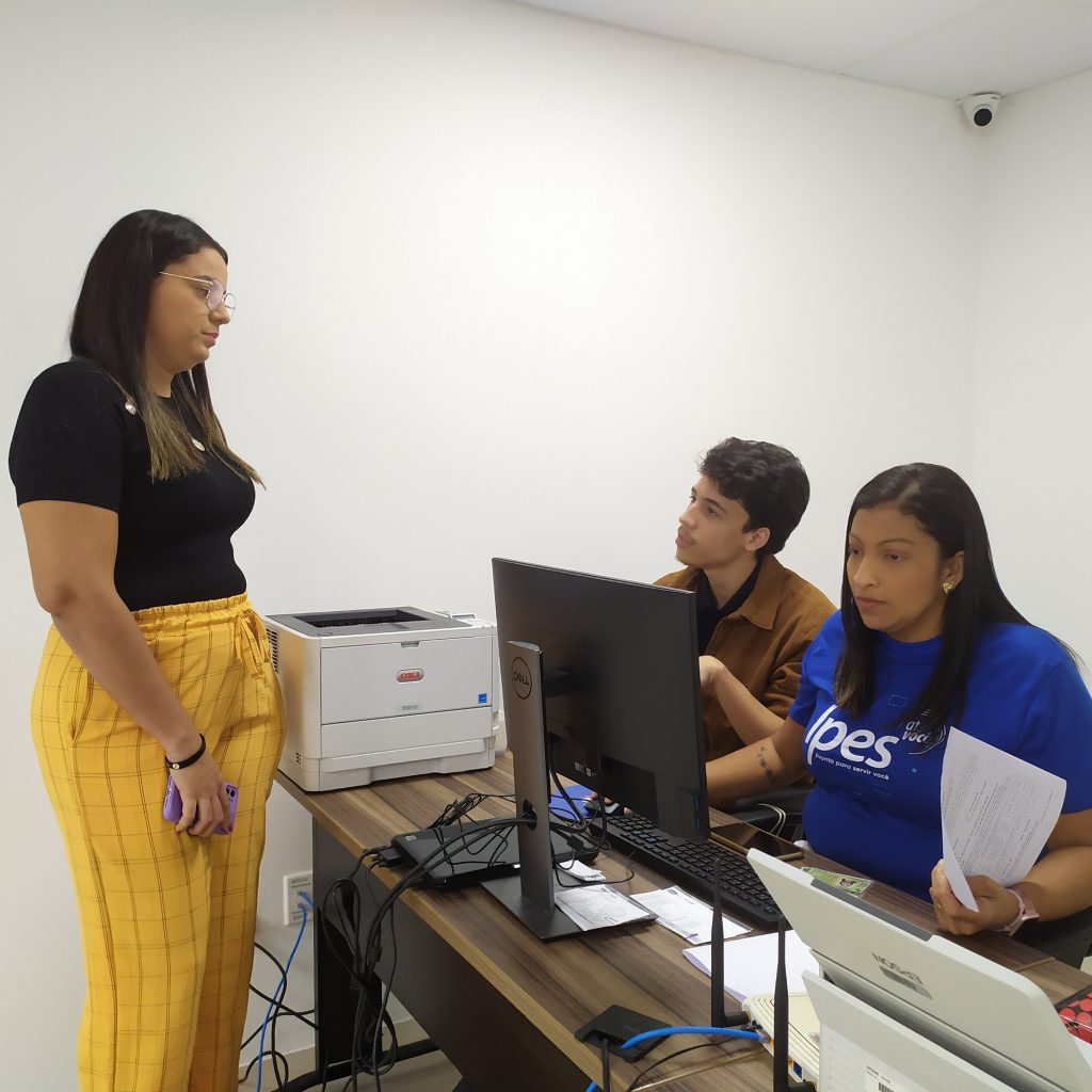 bruna emanuelle aproveitou a ação do 'ipes até você' para fazer a adesão do filho foto agecom ipesaúde