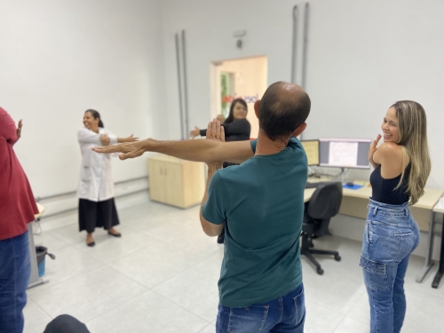 cuidar de quem cuida todas as segundas, quartas e sextas feiras de outubro, os servidores participam das atividades de ginástica laboral foto francielle nonato 1