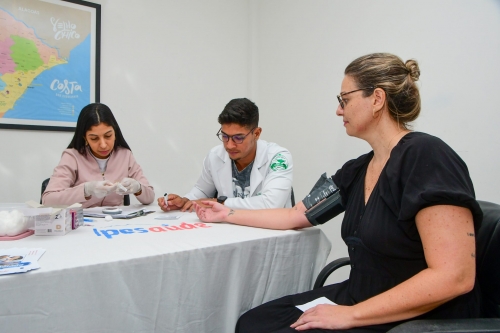 ipesatevc secom servidora faz a aferição da pressão arterial foto erick o’hara (2)