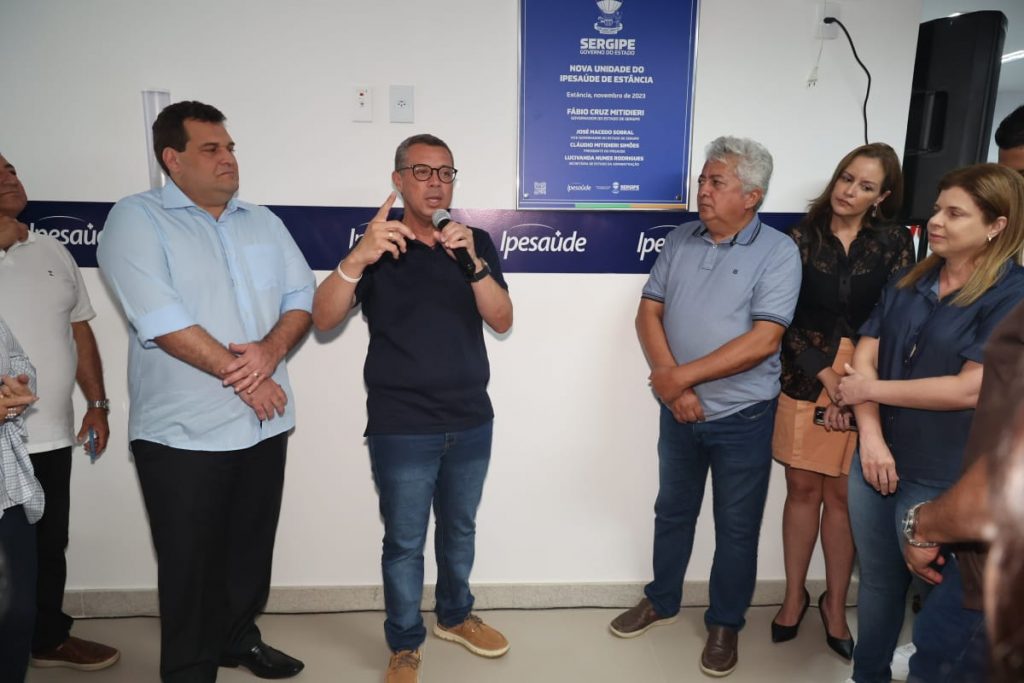governador fábio mitidieri na inauguração do ipesaúde de estância foto césar de oliveira