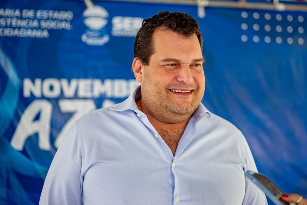 o presidente do ipesaúde cláudio mitidieri