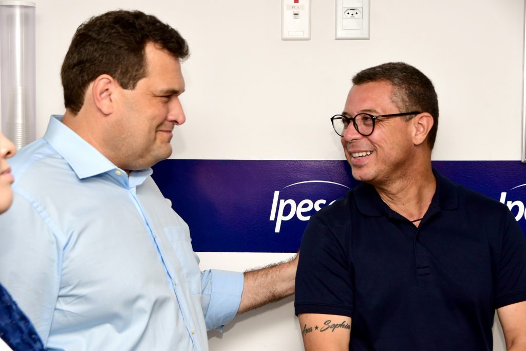 o presidente do ipesaúde, cláudio mitidieri e o governador fábio mitidieri foto erick ohara