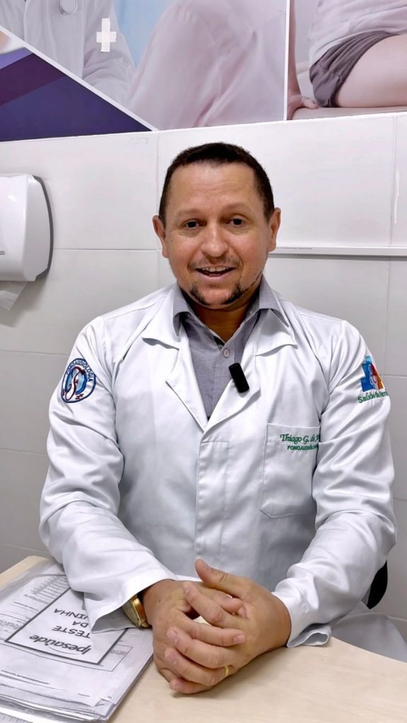 o fonoaudiólogo, thiago gonçalves de jesus é o especialista responsável pelo teste da linguinha no centro de reabilitação do ipesaúde foto francielle nonato