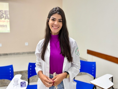 a assistente social do centro de endocrinologia e diabetes, jéssica leny