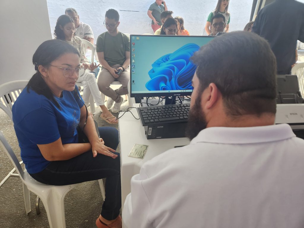 rita de cássia aprovou a iniciativa e aproveitou para atualizar a carteirinha foto ascom ipesaúde