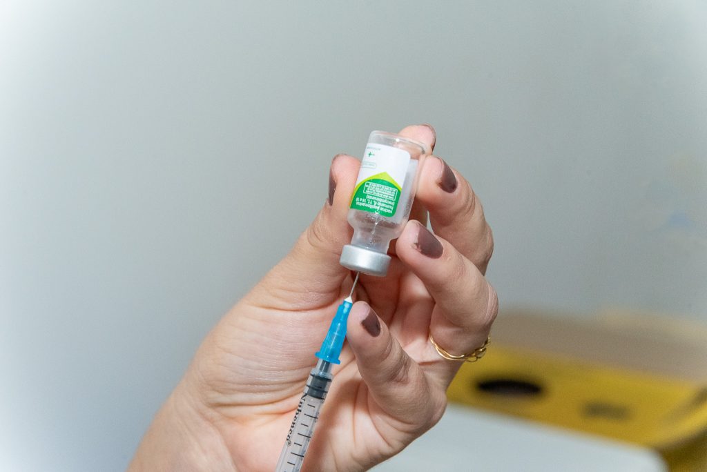 ação outubro rosa thiago santos 43