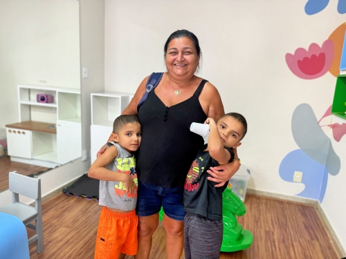 maria josé alves avó de gêmeos pacientes do centro de terapias do ipesaúde