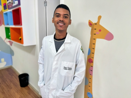 tiago santana, terapeuta ocupacional do centro de terapias do ipesaúde