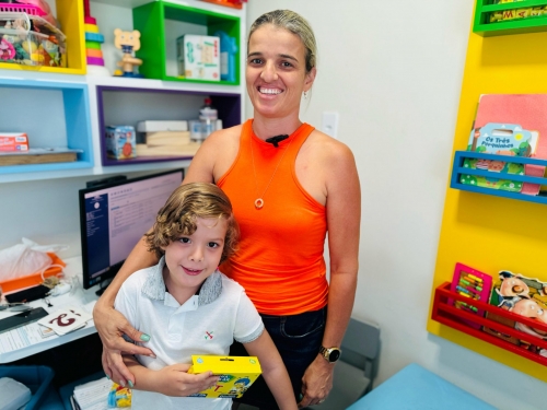 carla ernesto, mãe do beneficiário júlio césar ernesto