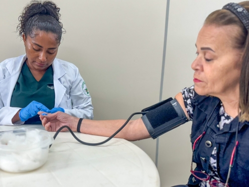 aferição da pressão arterial foi um dos serviços prestados