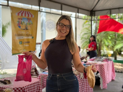 colaboradora carla souza