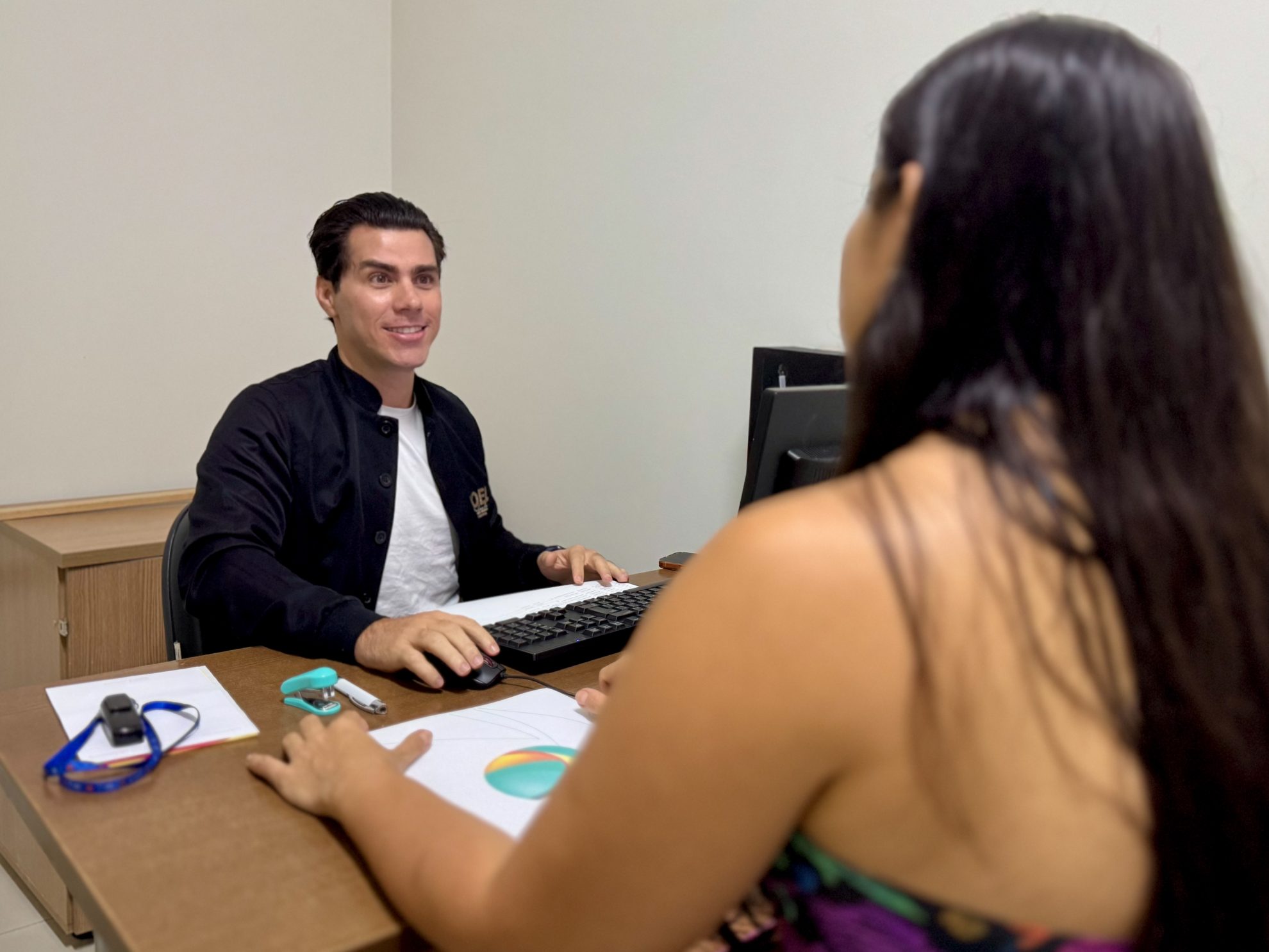 nutricionista atendendo beneficiária no centro de endocrinologia e diabetes do ipesaúde 2